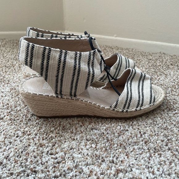 Eileen Fisher Women's Agnes Tan Black Striped Espadrille Wedge NWOT Size 9.5 - Picture 2 of 12
